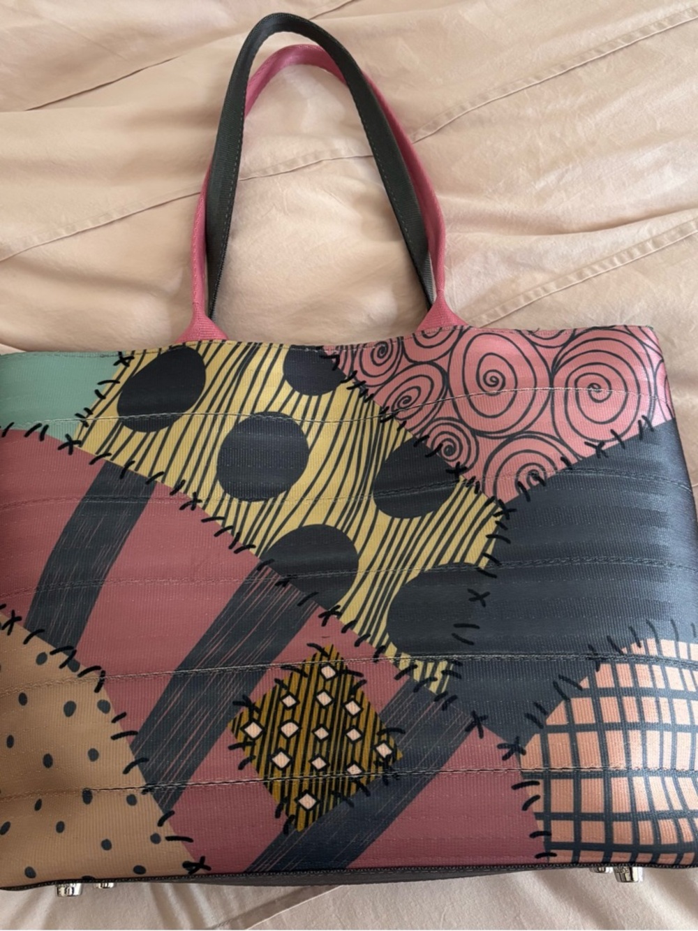 Harveys Seatbelt Nightmare Before Christmas Sally Tote Bag & Bow - Picture 11 of 11